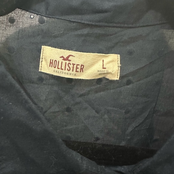 Super Cute Hollister top - Picture 2 of 4